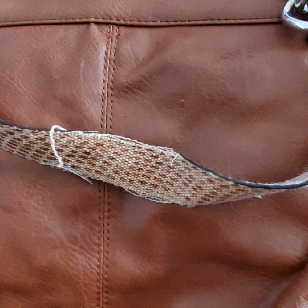 GUESS Purse - Picture 2 of 2